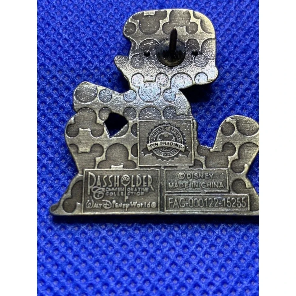Pinocchio Annual pass holder disney pin Bronze From Rare set of 4 2016